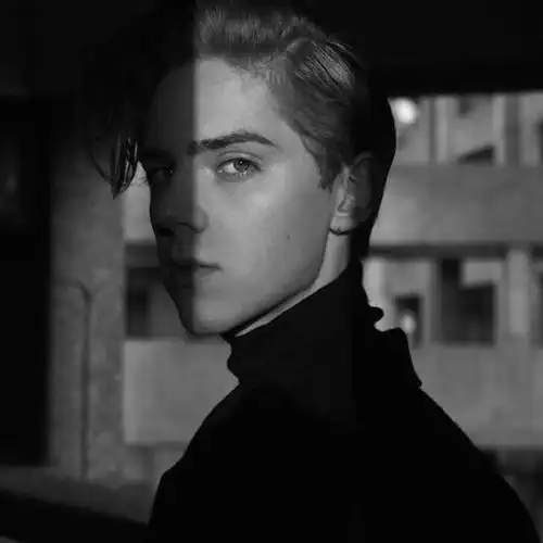 6686体育铜牌作者枕花眠